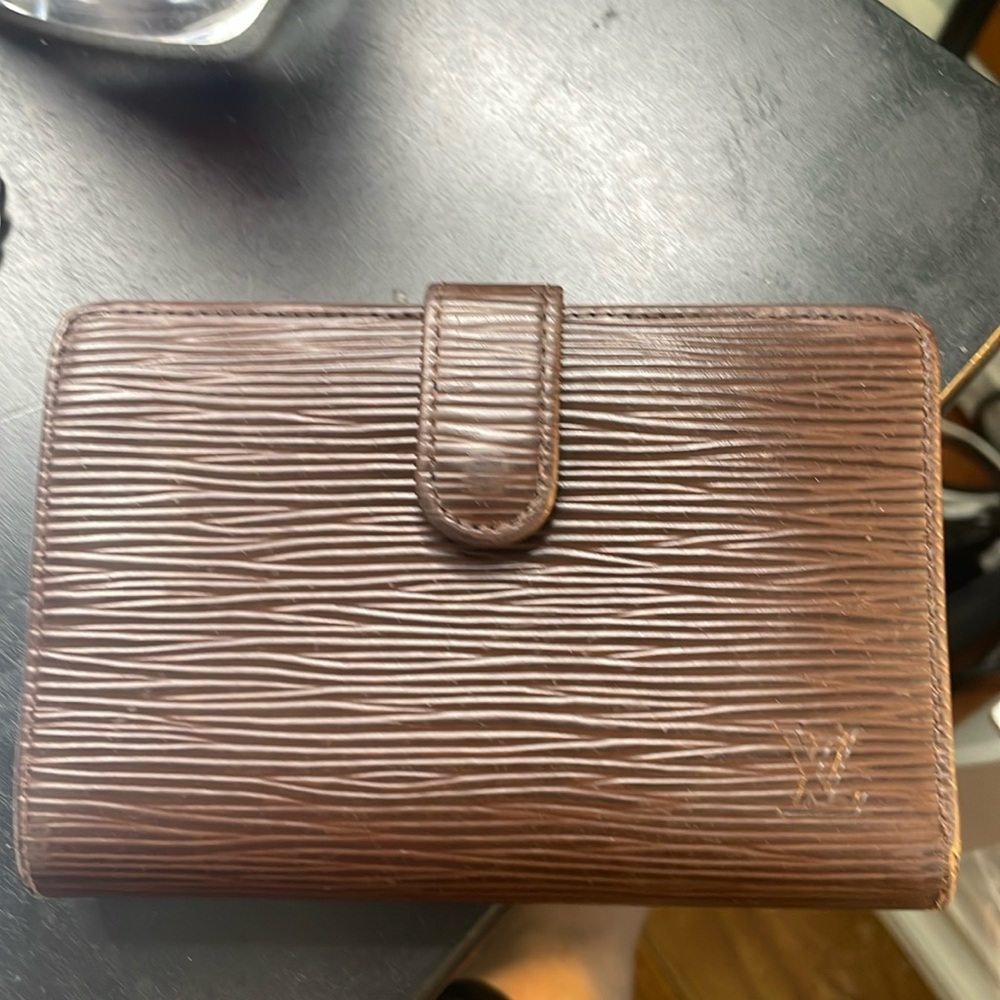 Louis Vuitton Epi Kisslock Brown Wallet - Picture 2 of 10